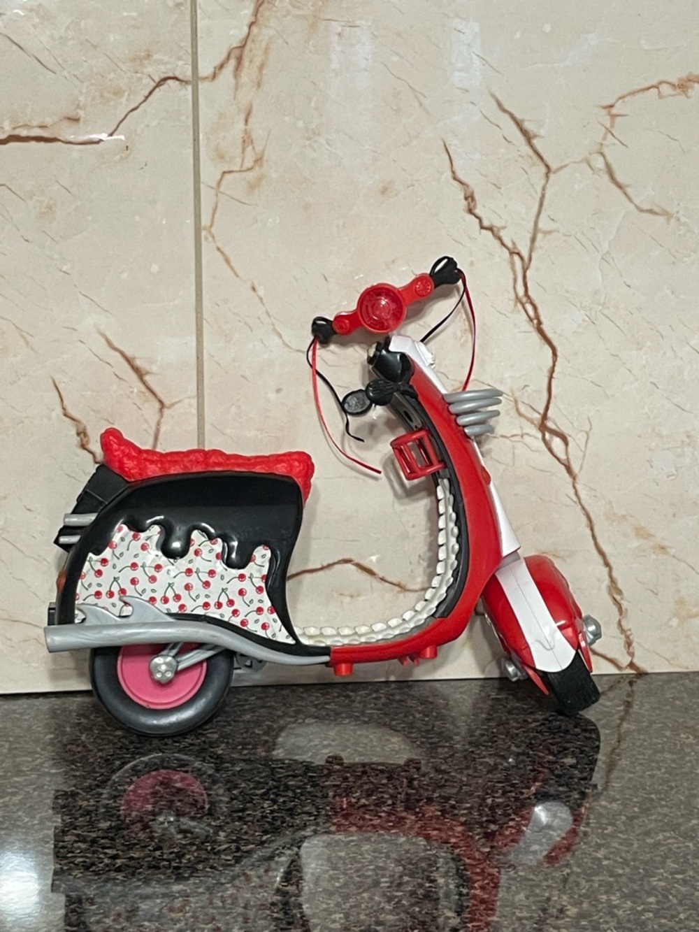 Monster High Ghoulia Yelps Scooter - 2011 G1 Vehicle